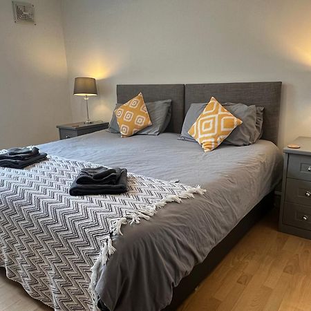 Spacious Ground Floor Suite Comfortably Sleeps Up To Eight Halifax Esterno foto