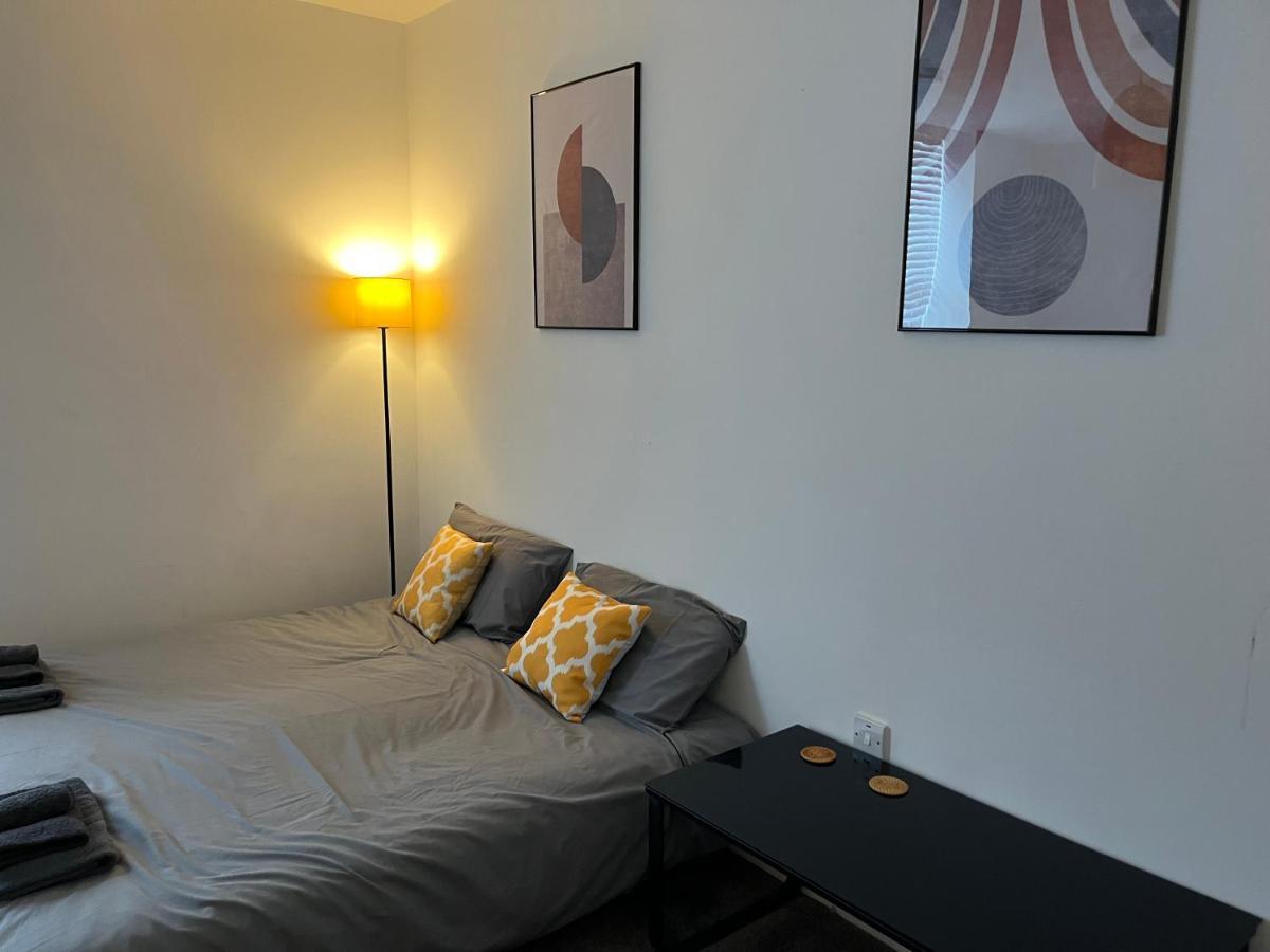 Spacious Ground Floor Suite Comfortably Sleeps Up To Eight Halifax Esterno foto