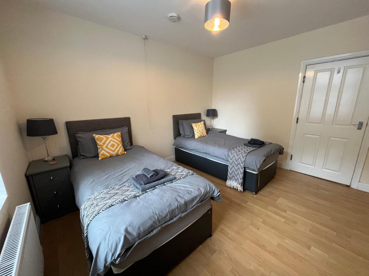 Spacious Ground Floor Suite Comfortably Sleeps Up To Eight Halifax Esterno foto