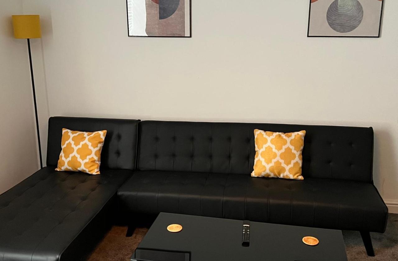 Spacious Ground Floor Suite Comfortably Sleeps Up To Eight Halifax Esterno foto